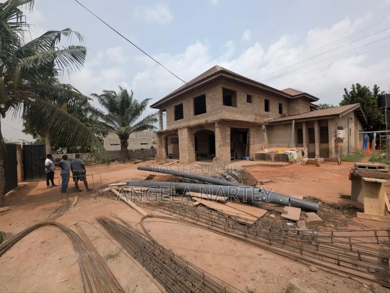 7bdrm House in Adenta for sale