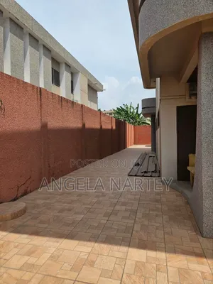 7bdrm House in Achimota for sale