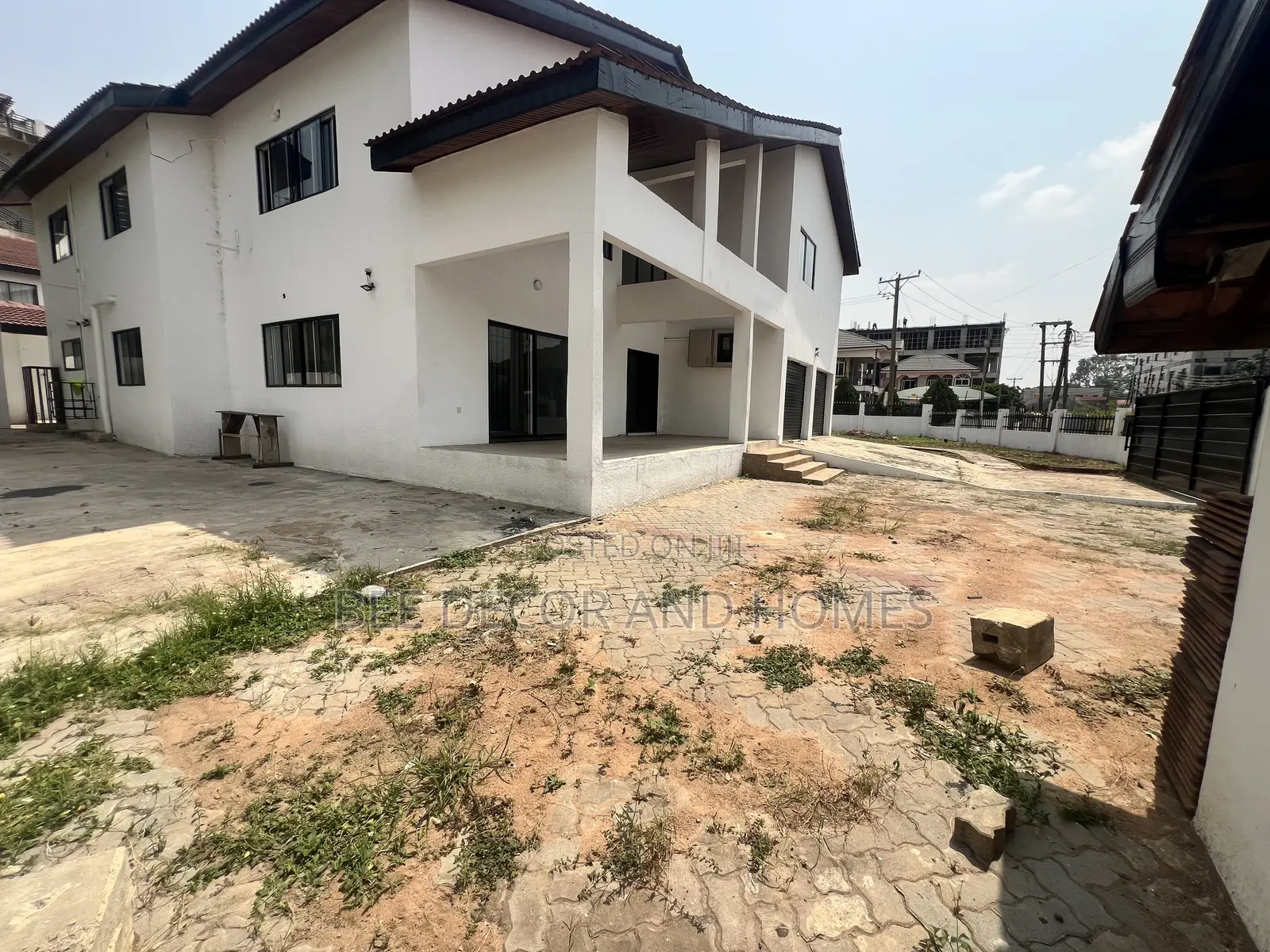 5bdrm House in Bee Decor & Homes, North Legon for rent
