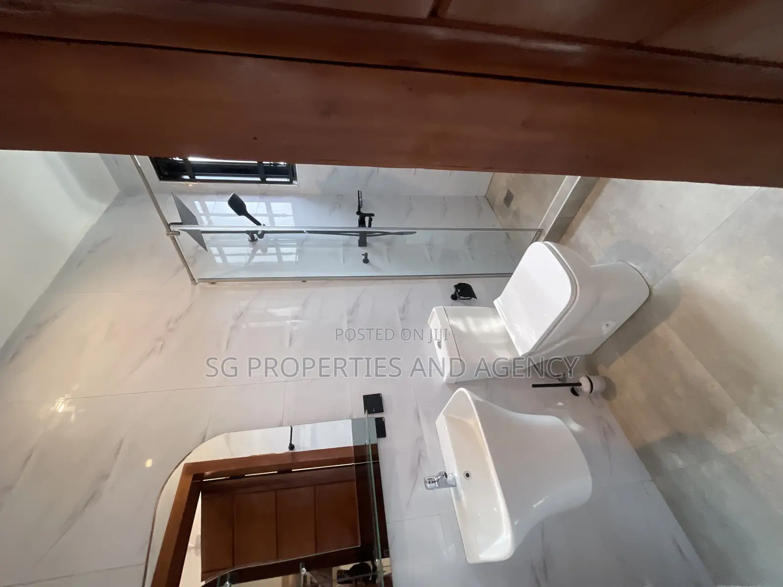 3bdrm Apartment in Coastal, Coca Cola for rent