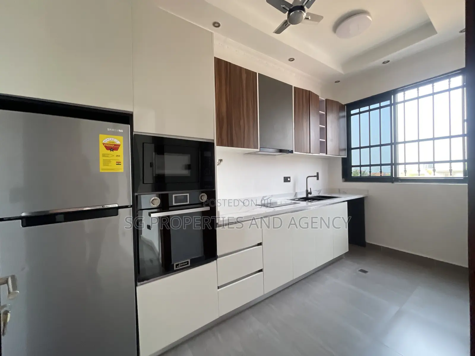 3bdrm Apartment in Coastal, Coca Cola for rent