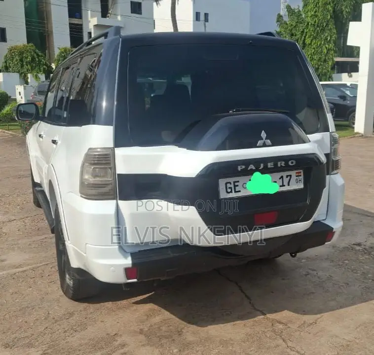 Mitsubishi Pajero Exceed 2017 White