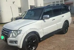 Mitsubishi Pajero Exceed 2017 White