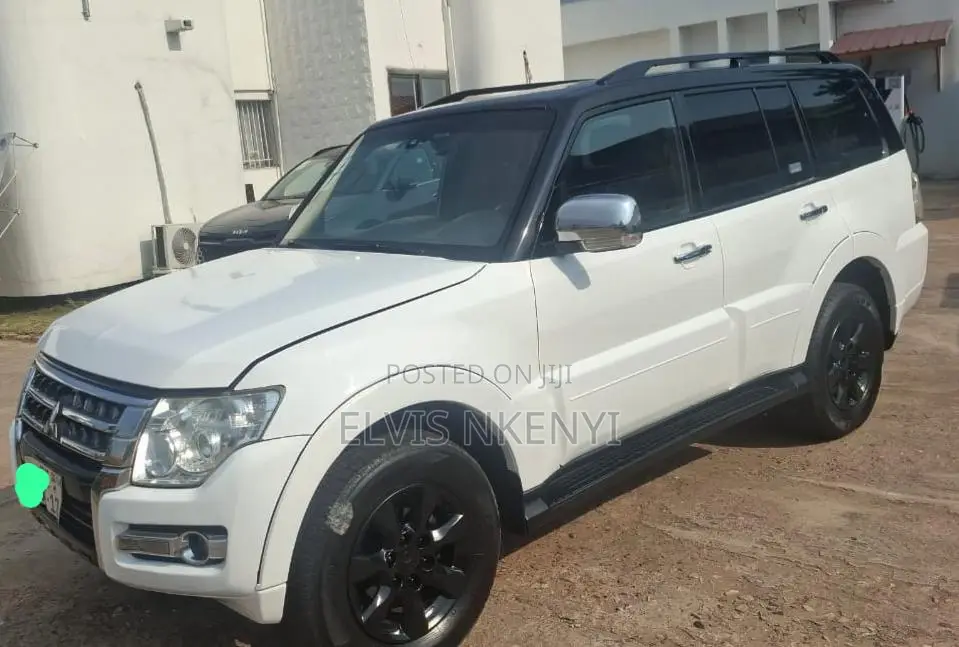 Mitsubishi Pajero Exceed 2017 White