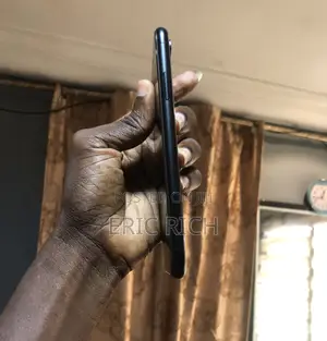 Apple XR 64 GB Black