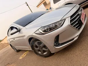 Hyundai Elantra 2016 Silver