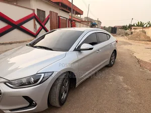 Hyundai Elantra 2016 Silver