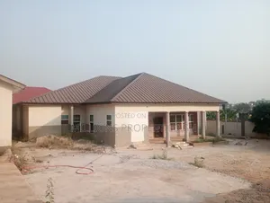 7bdrm House in Millions Properties, Kumasi Metropolitan for sale