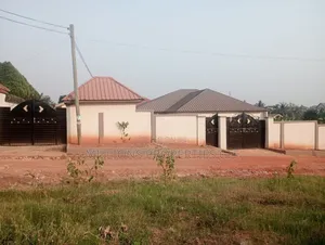 7bdrm House in Millions Properties, Kumasi Metropolitan for sale