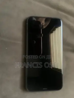 Apple iPhone 11 64 GB