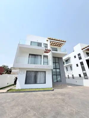 Furnished 5bdrm Townhouse / Terrace in Cantonments, Acquinas for rent