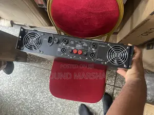 Peavey Cs2000 Powered Amplfier