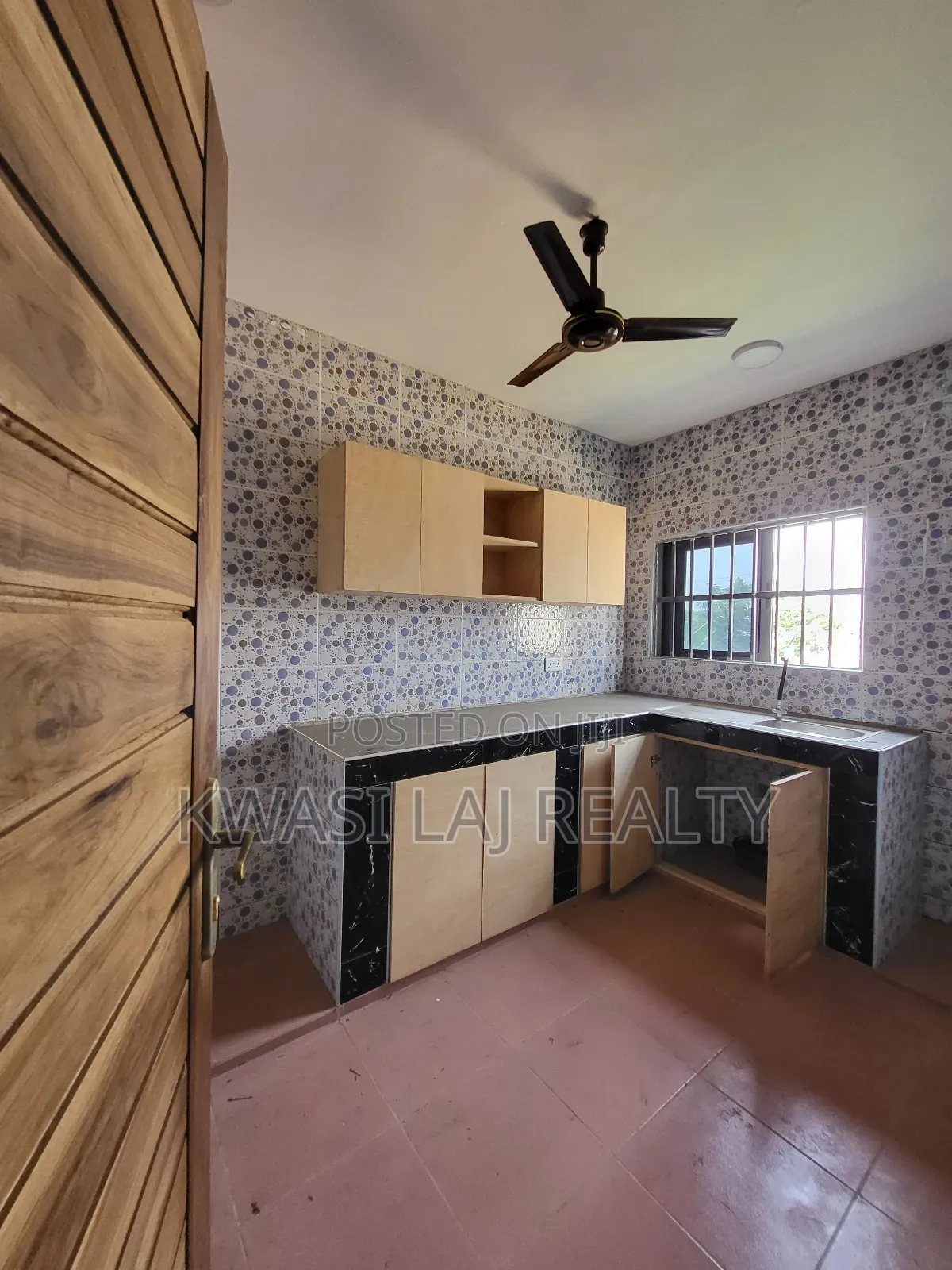 2bdrm Apartment in Akokofoto, Dansoman for rent