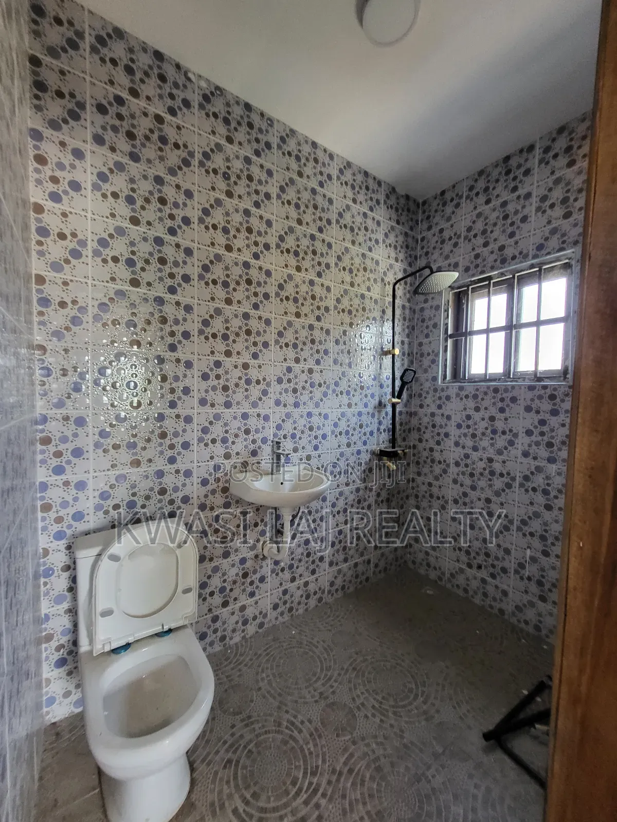 2bdrm Apartment in Akokofoto, Dansoman for rent