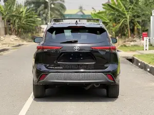 Toyota Highlander Limited 2021 Black