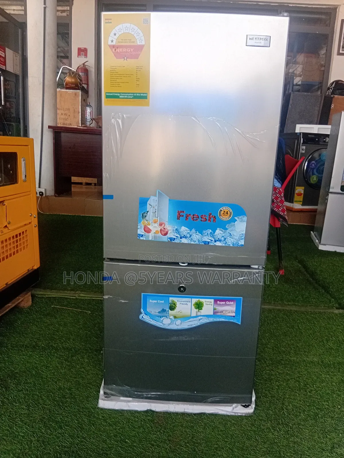 Westpool 117l Compact Refrigerator for Home