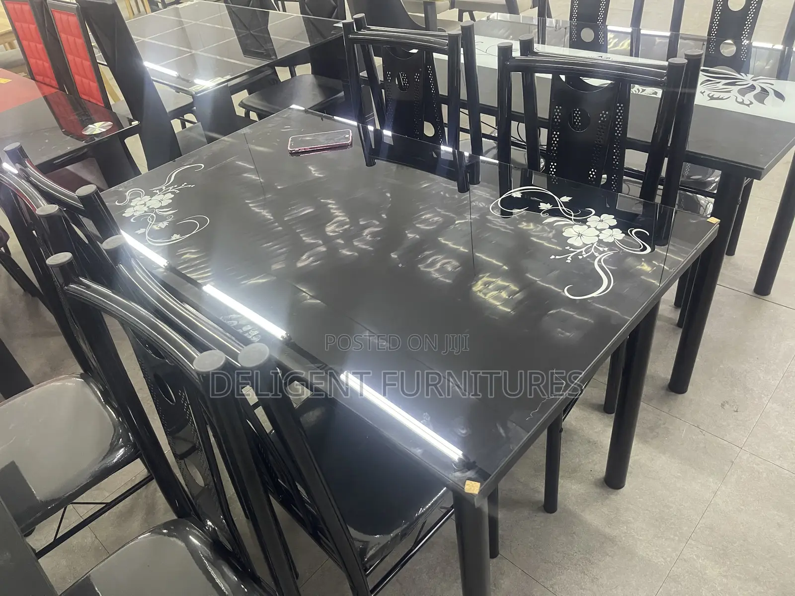 Dining Set With 4 Chairs (Payment on Delivery)