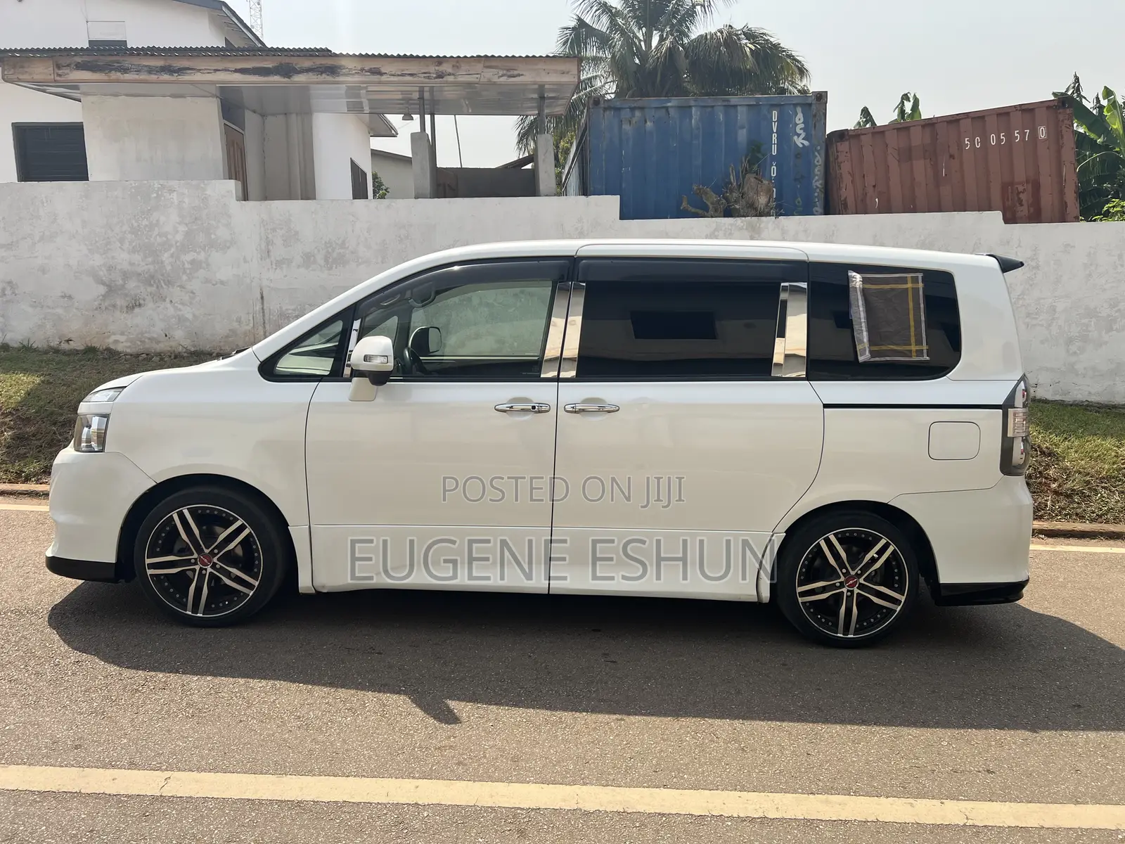 Toyota Voxy 2009 White