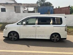 Toyota Voxy 2009 White