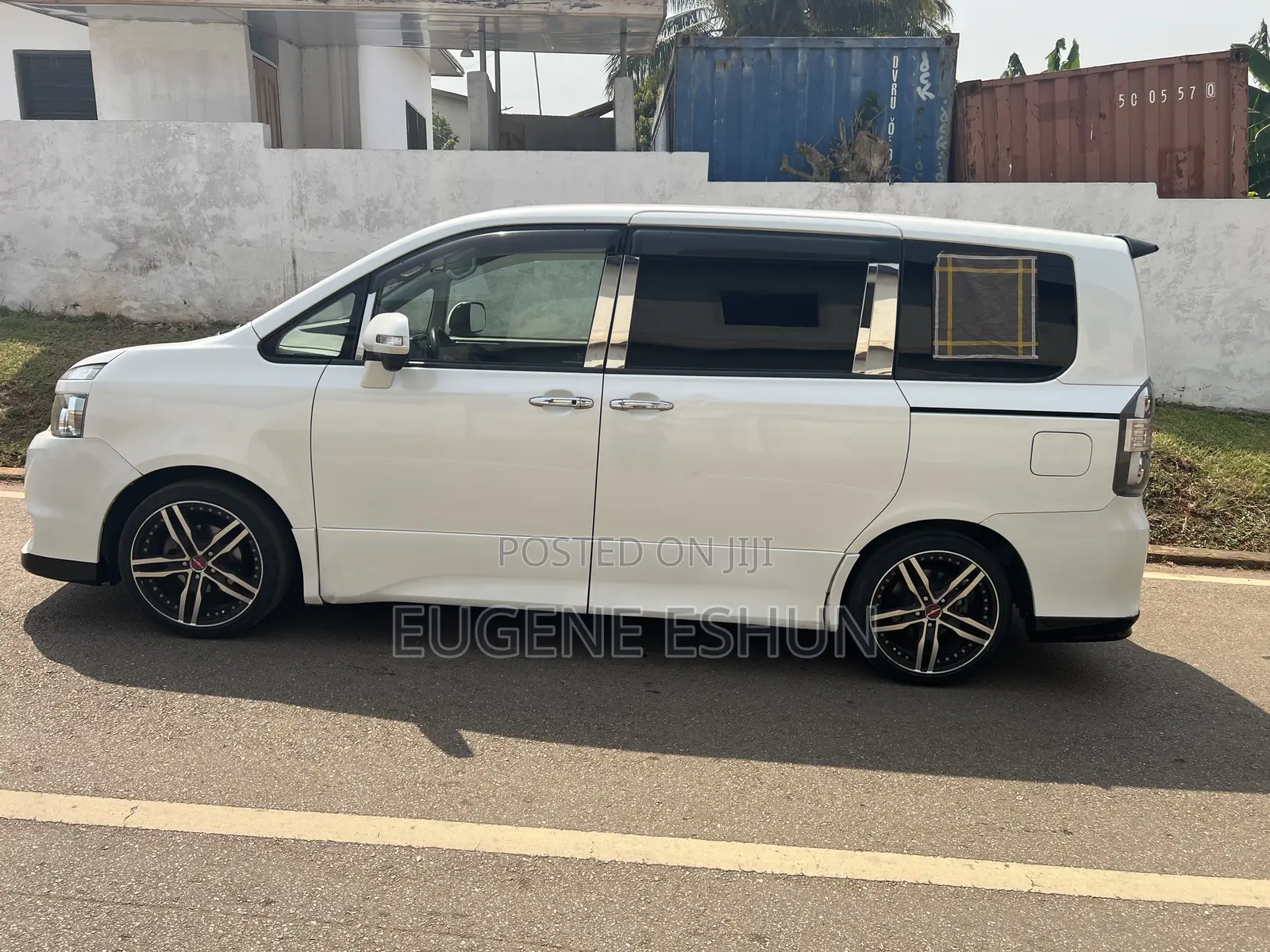 Toyota Voxy 2009 White