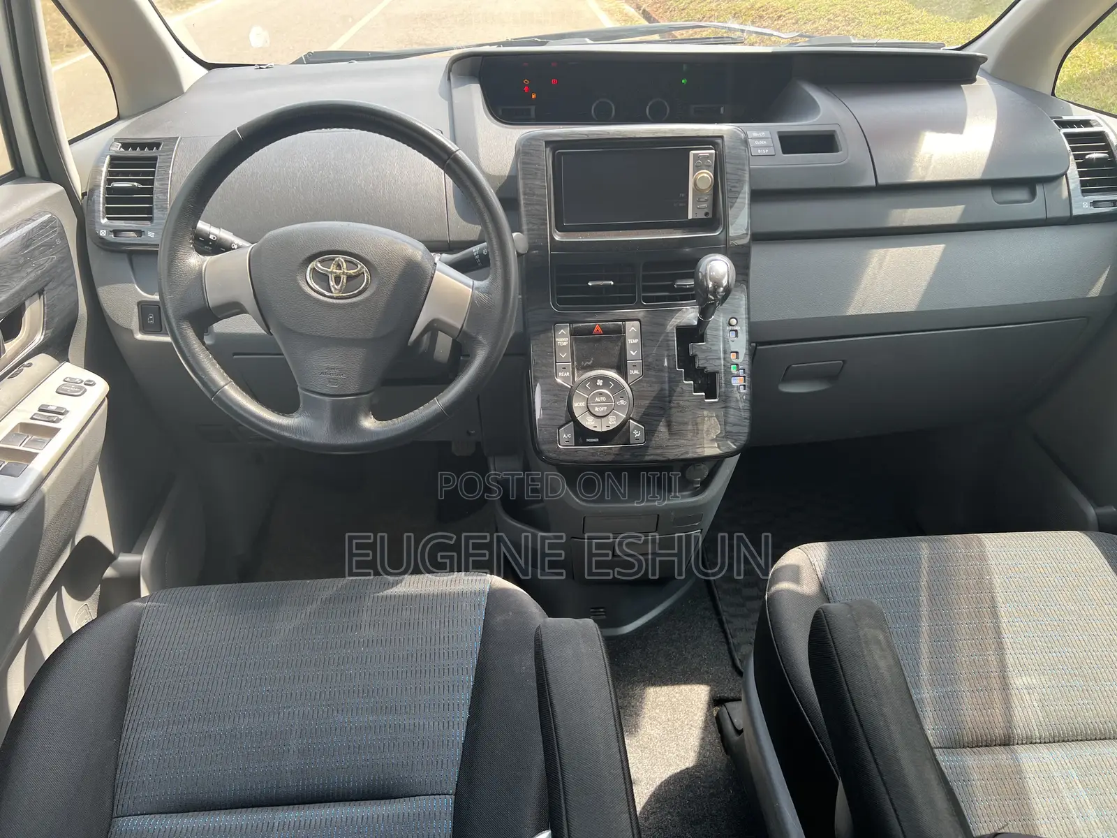 Toyota Voxy 2009 White
