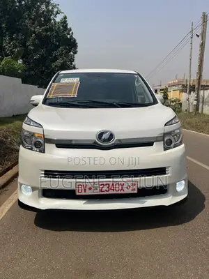 Toyota Voxy 2009 White