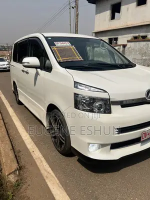 Toyota Voxy 2009 White