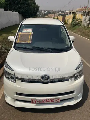 Toyota Voxy 2009 White