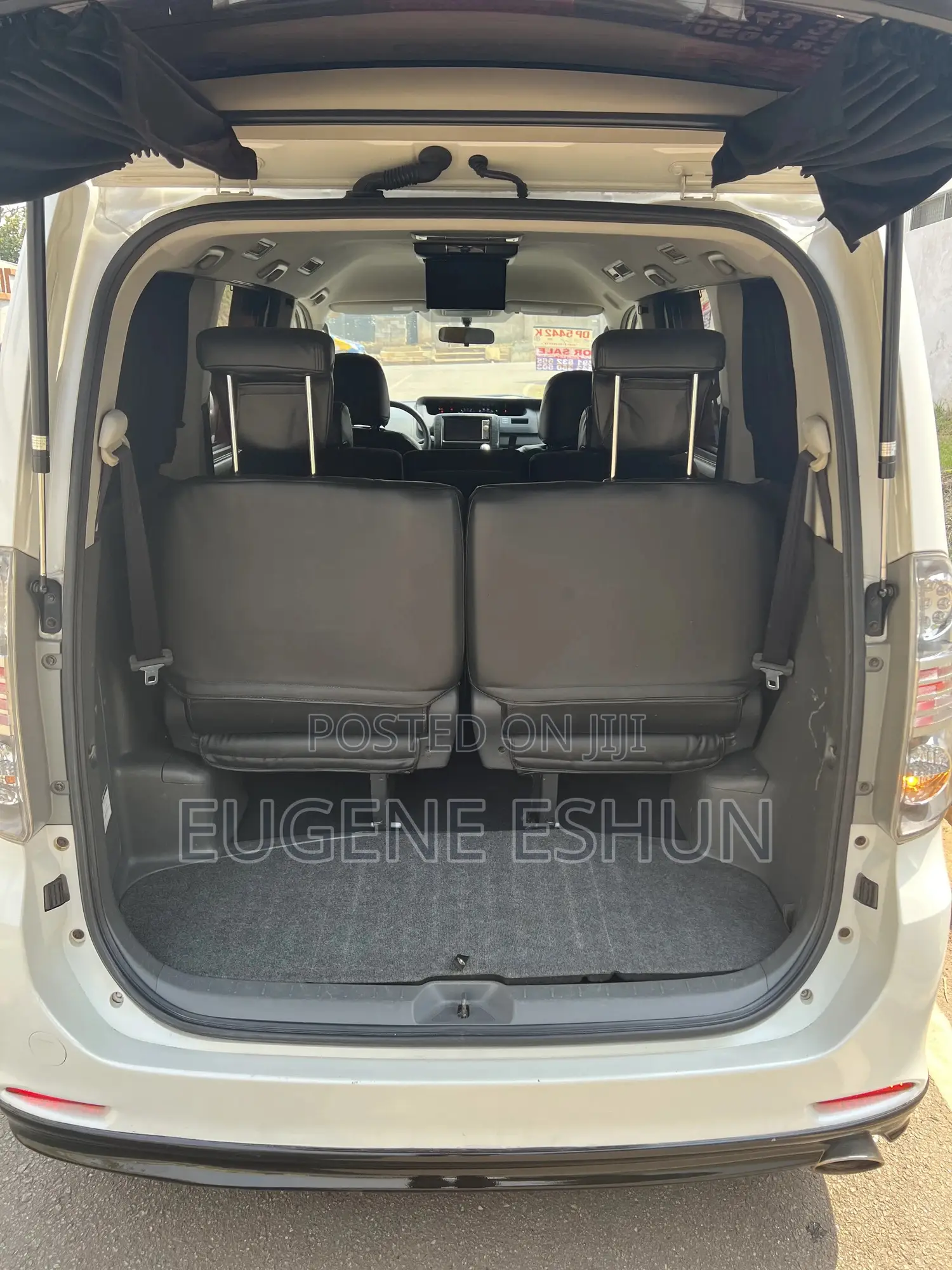 Toyota Voxy 2009 White