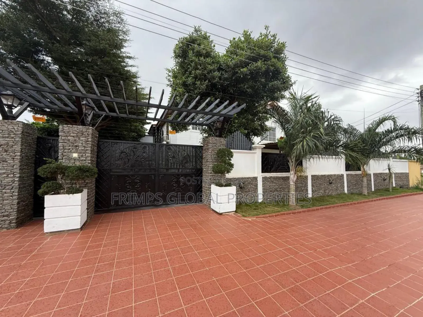 Furnished 5bdrm House in East Legon for sale