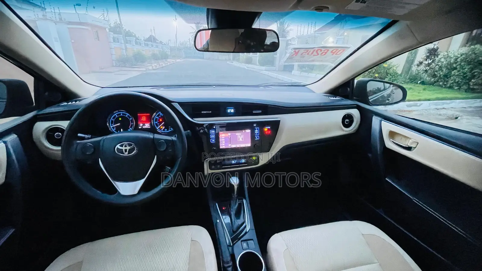 Toyota Corolla LE (1.8L 4cyl 2A) 2019 Black