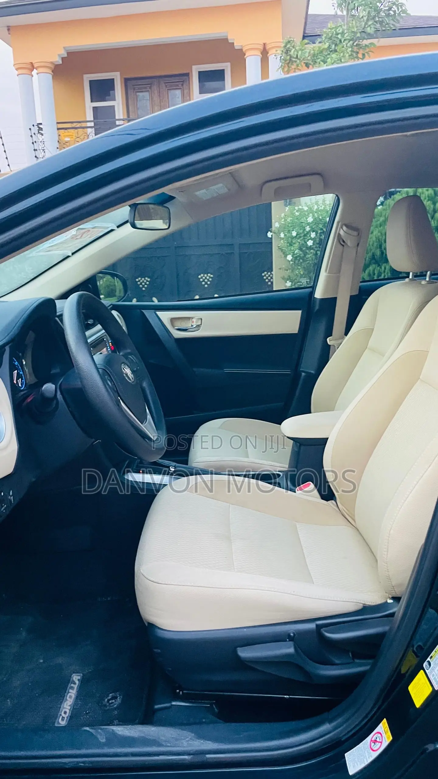 Toyota Corolla LE (1.8L 4cyl 2A) 2019 Black