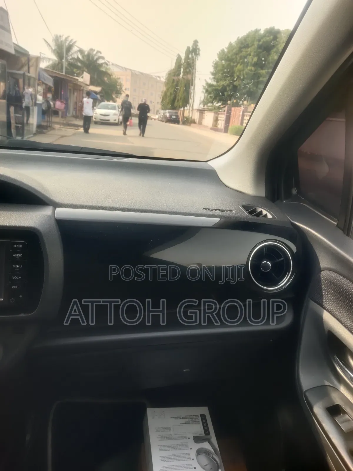 Toyota Vitz 1.3 FWD 5dr 2016 Black