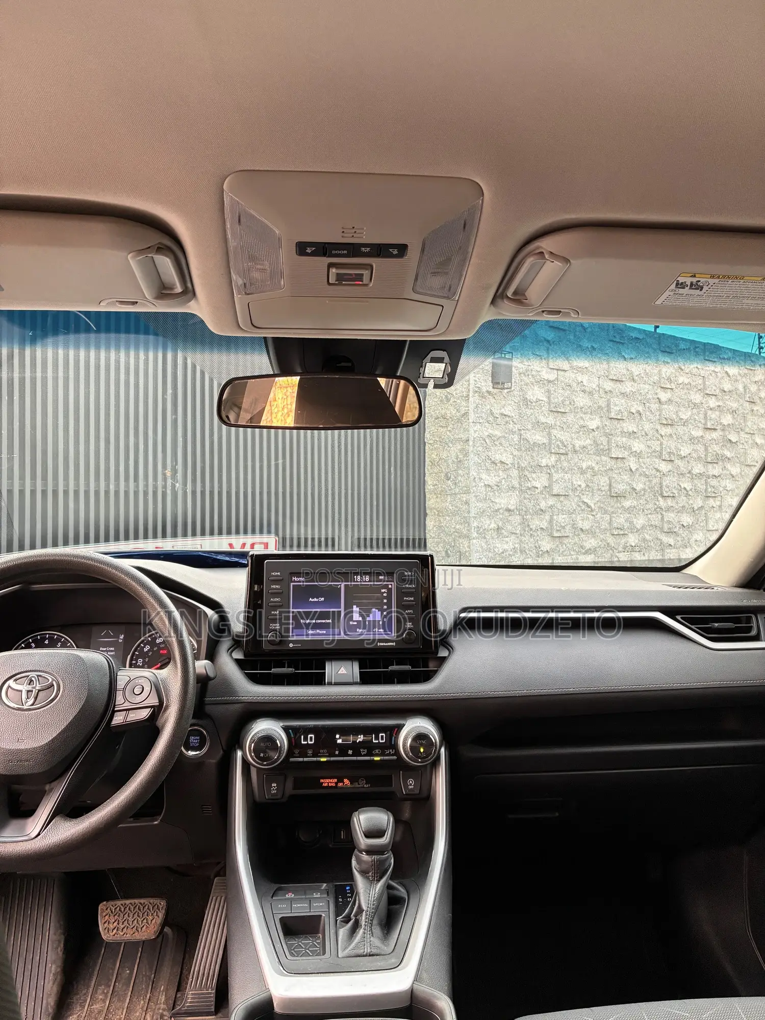 Toyota RAV4 XLE 2021 Gray