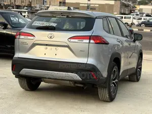 Toyota Corolla Cross 2024 Silver