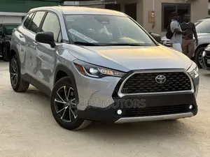 Toyota Corolla Cross 2024 Silver