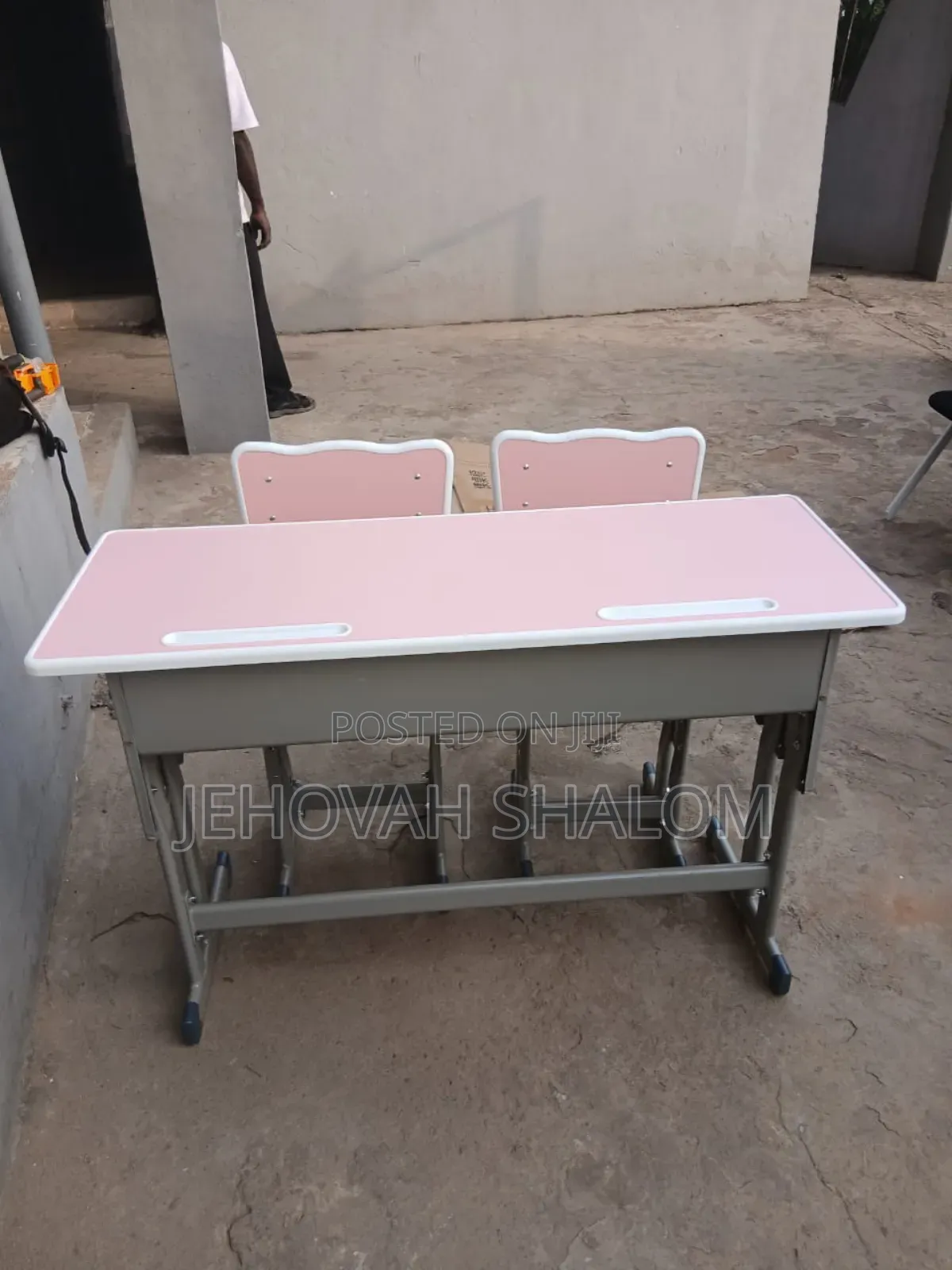 Table and Chairs Free Delivery