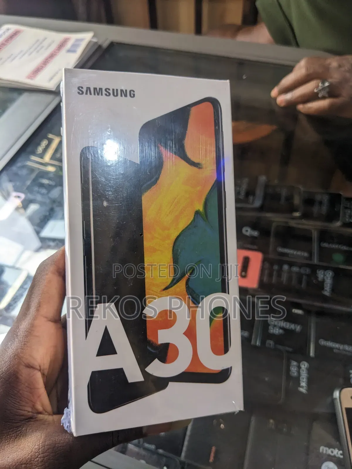 New Samsung Galaxy A30 64 GB Black