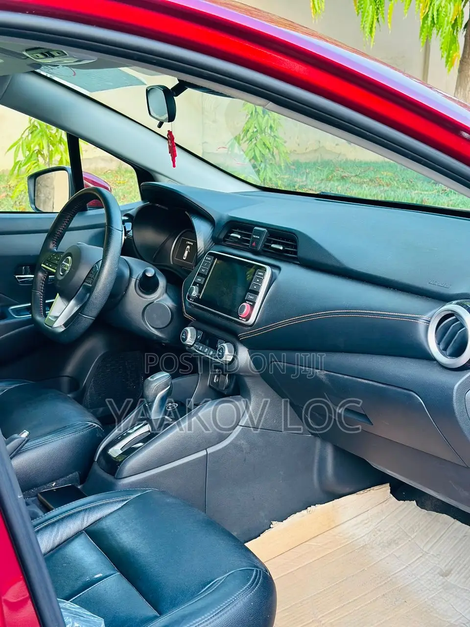 Nissan Versa SR 2022 Red