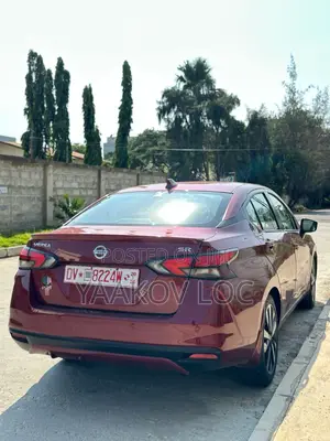 Nissan Versa SR 2022 Red