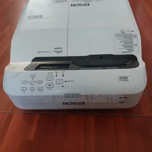 Epson Brightlink 680ultra Short-Throw 3500 Lumens. Remote Control