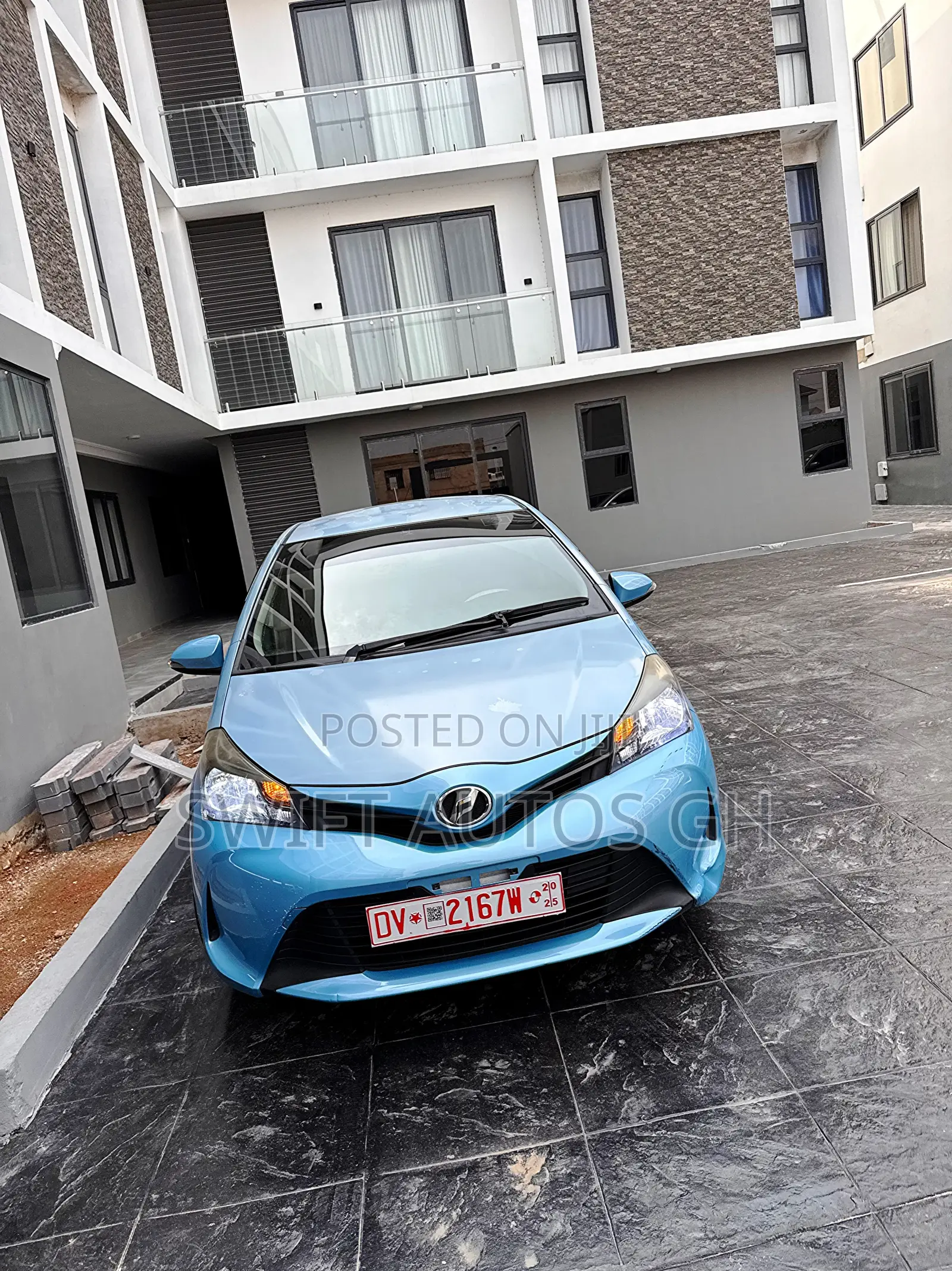 Toyota Vitz 1.3 FWD 5dr 2015 Blue