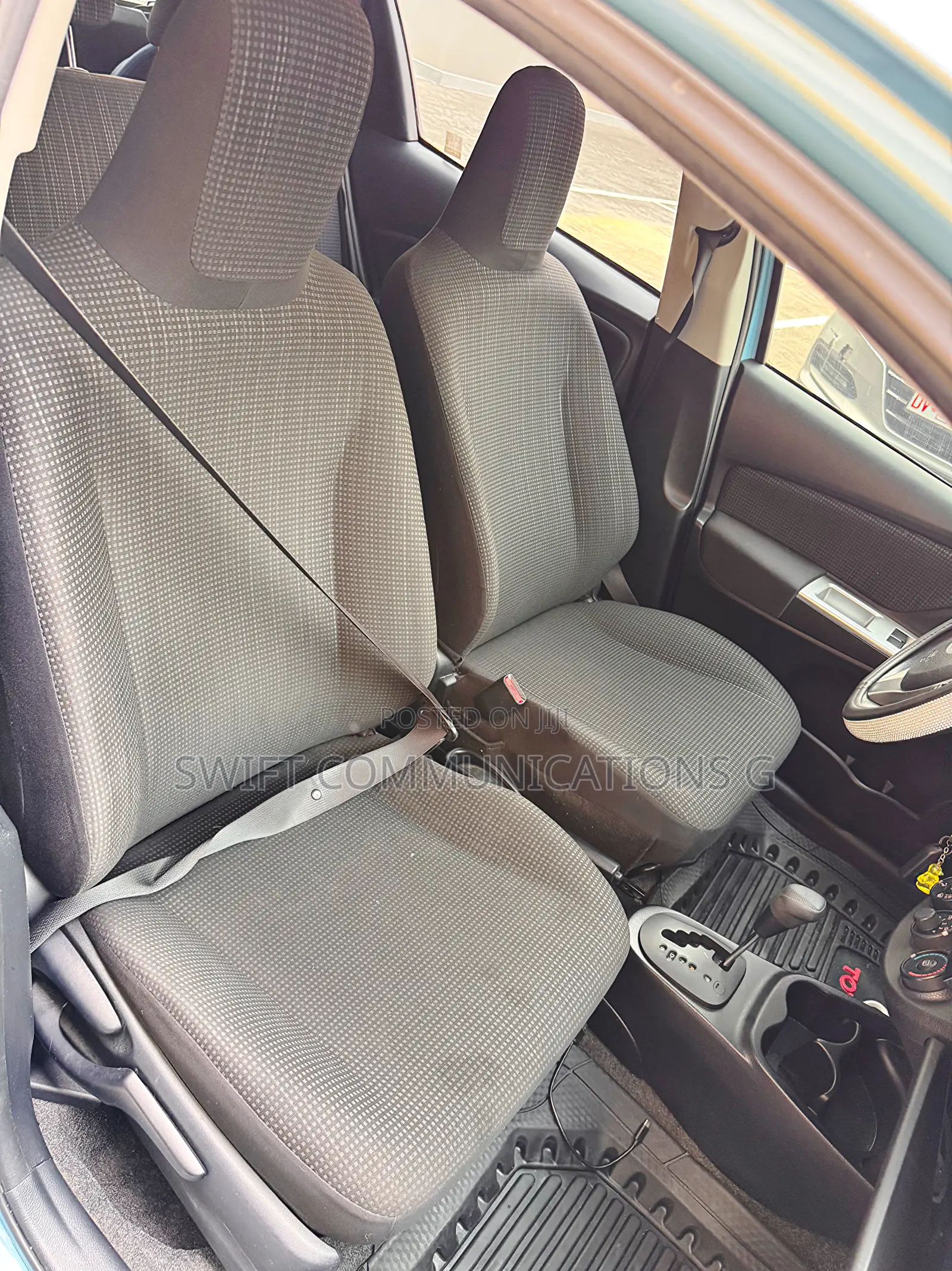 Toyota Vitz 1.3 FWD 5dr 2015 Blue