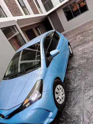 Toyota Vitz 1.3 FWD 5dr 2015 Blue