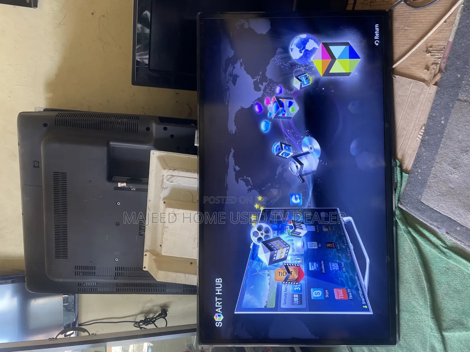 42inches Samsung Smart Tv