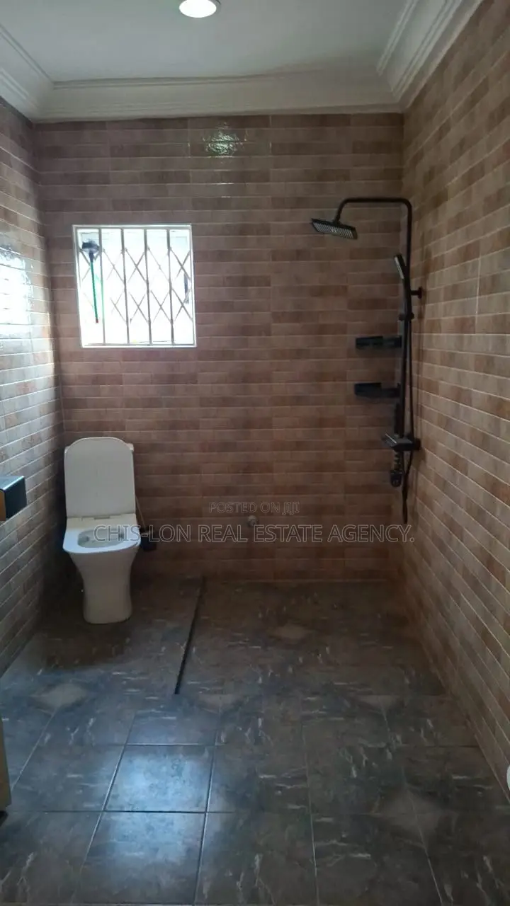 3bdrm House in Lamptey Mills Obom, Ngleshie Amanfro for rent