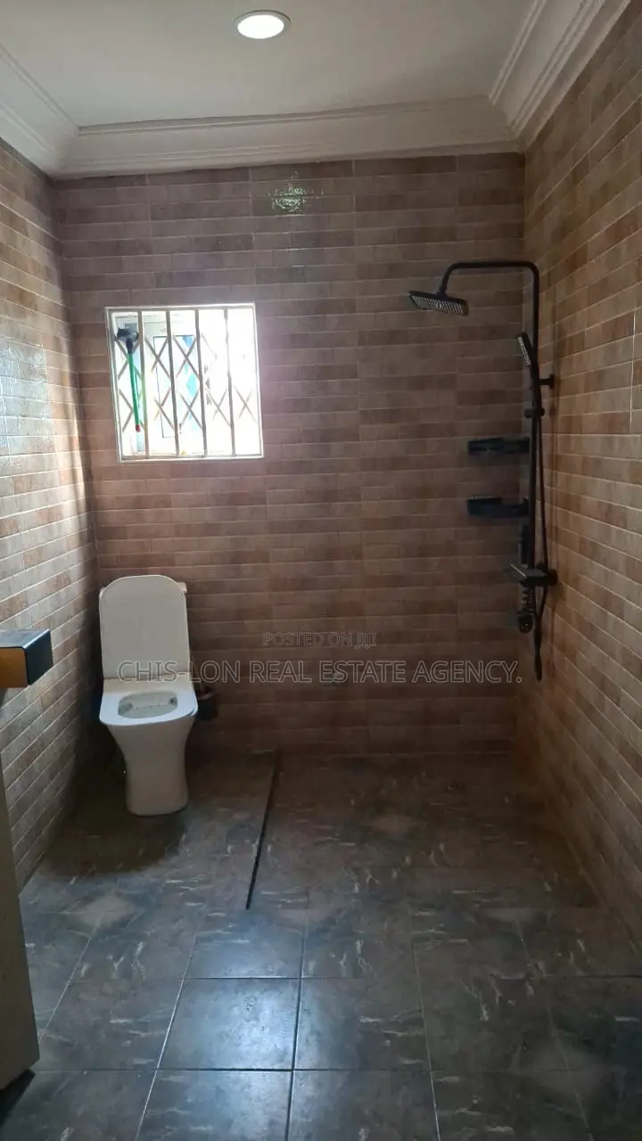 3bdrm House in Lamptey Mills Obom, Ngleshie Amanfro for rent