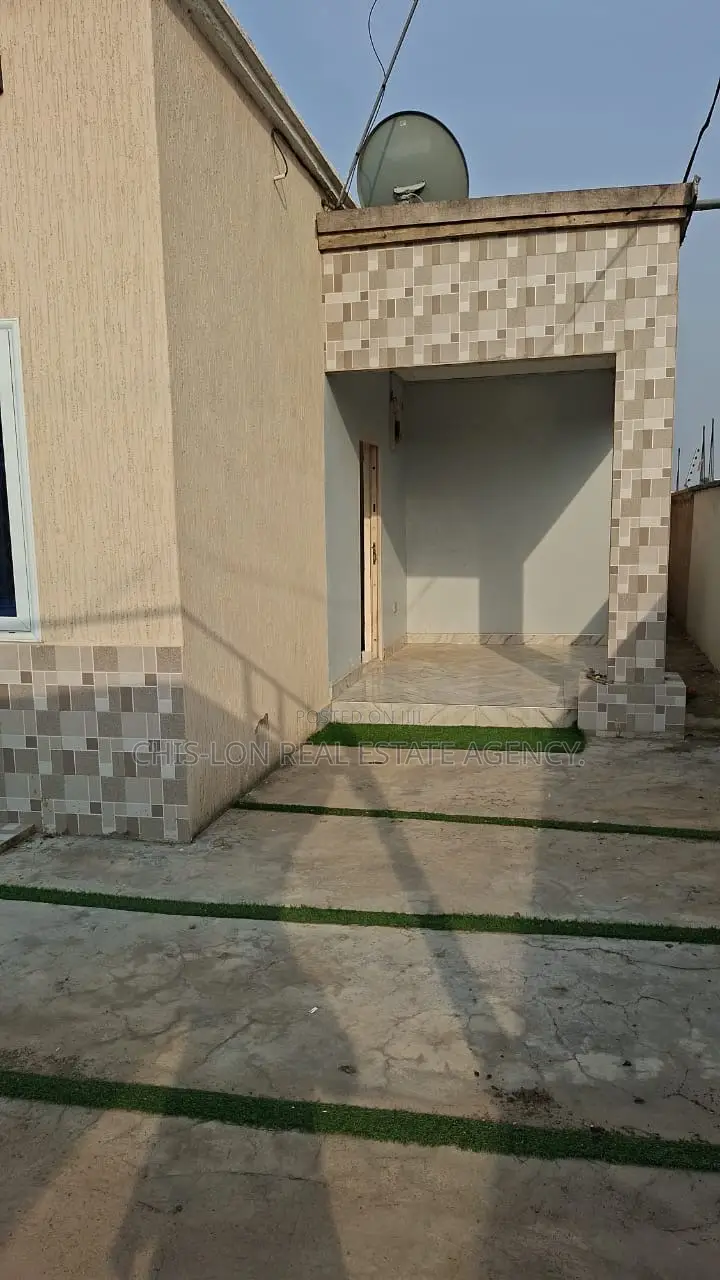3bdrm House in Lamptey Mills Obom, Ngleshie Amanfro for rent