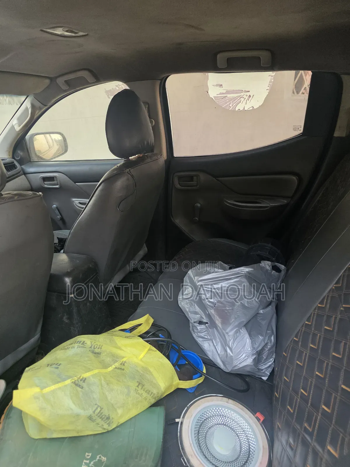 Mitsubishi L200 Double Cab 2.5 180hp 4WD 2015 Black