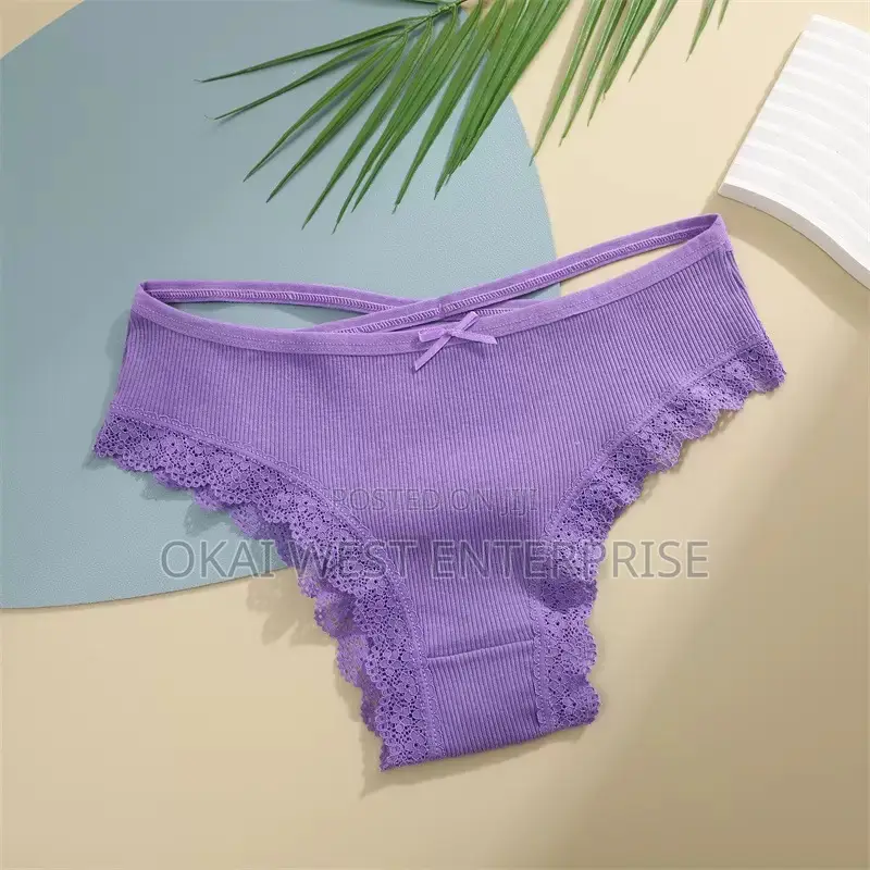 Charming Cotton Lace-Trimmed Low Waist Bikini: Effortless Elegance